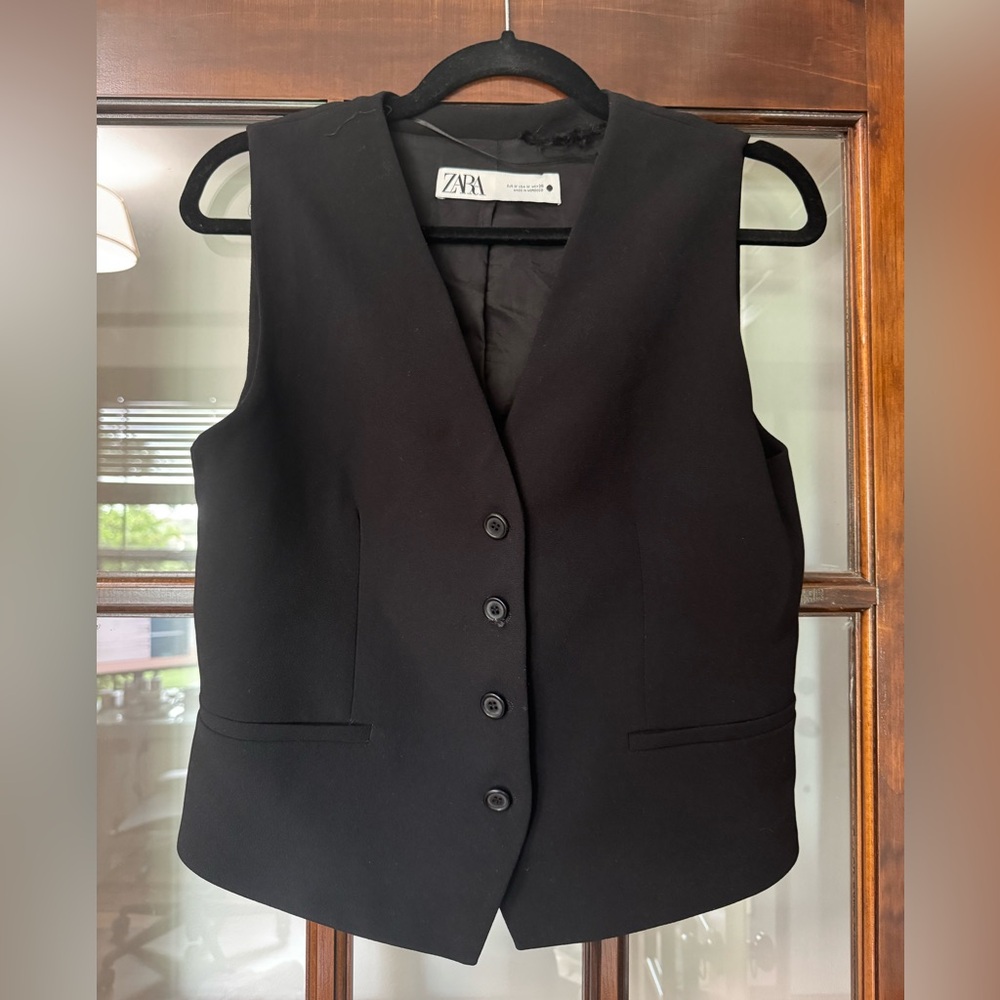 Zara Black Buttoned Vest